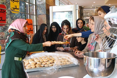 جشنواره ساتین گلنان پوراتوس در قنادی سولدوش